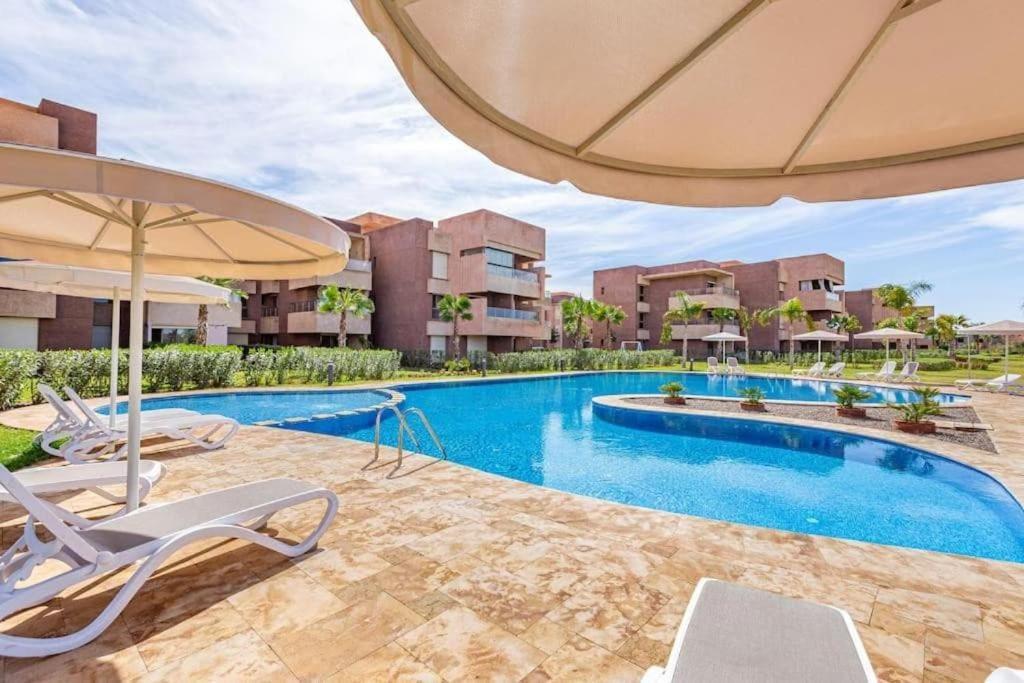 Breathtaking Views Of Golf Appartement
